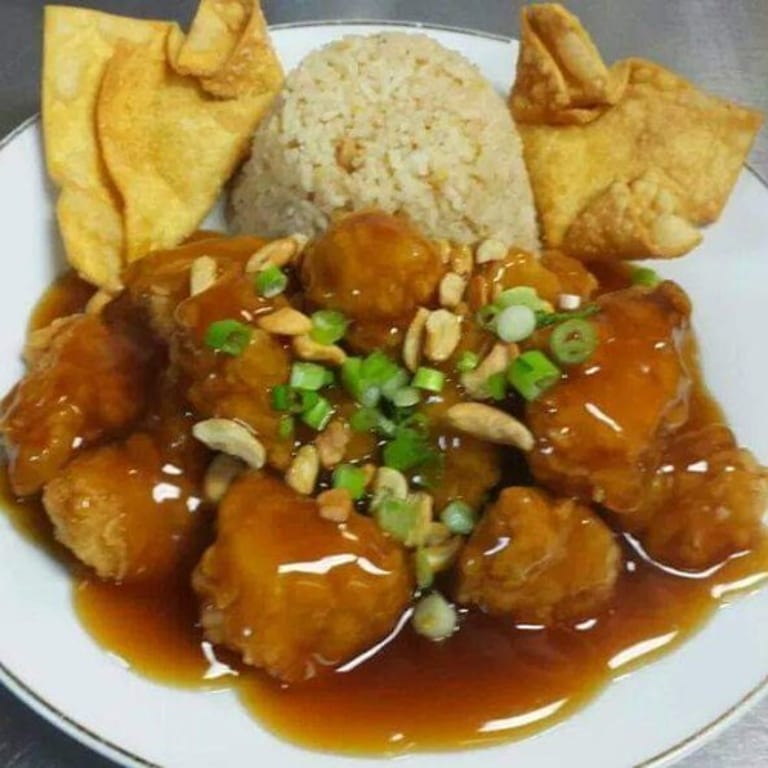 Noodle Delights: Chinese and Asian Fusion Favorites