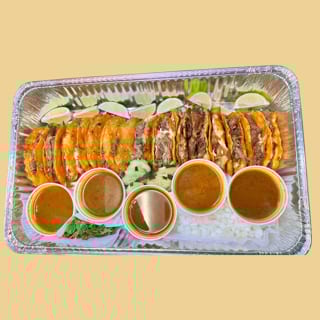 QUESABIRRIAS  BEEF CON CONSOMÉ