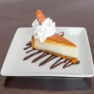 Caramel Cheesecake with Candied Pecan