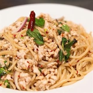 Spaghetti Larb Gai