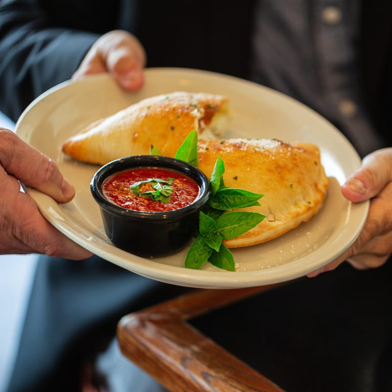 👨‍🍳 Family-Owned, Flavor-Driven