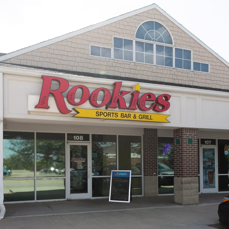 Welcome to Rookies Sports Bar & Grill
