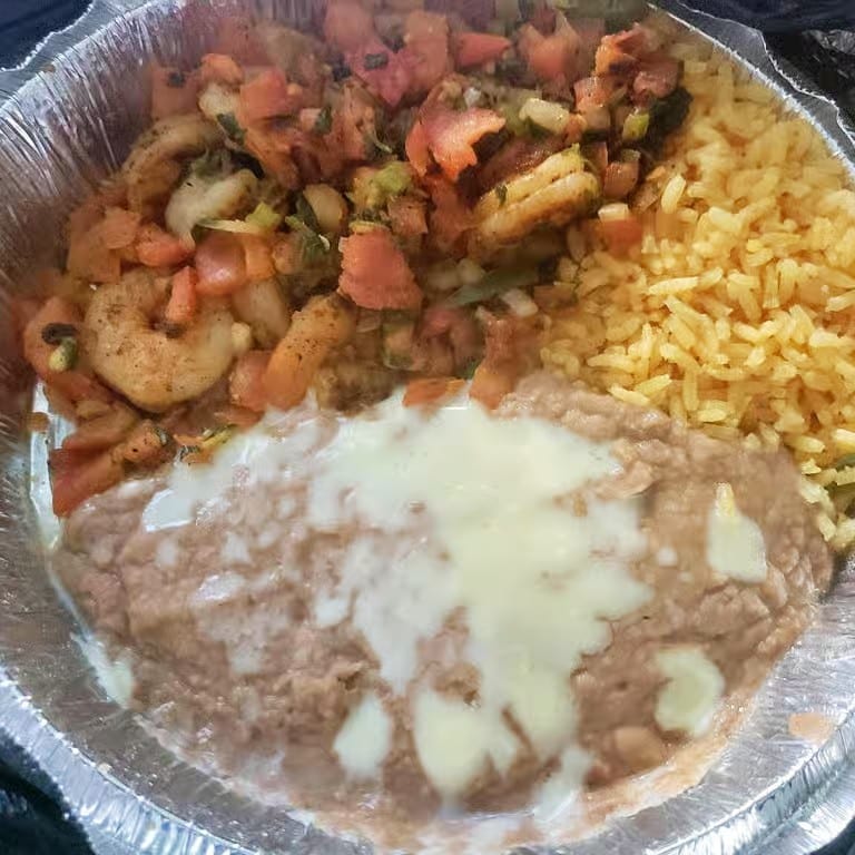 Camarones a La Mexicana.