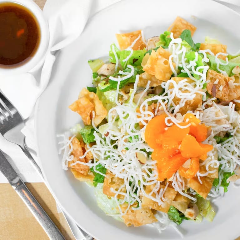  Topanga Chinese Chicken Salad: A Flavorful Start