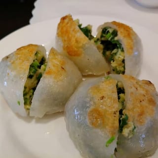 Pan Fried Shrimp & Chive Dumplings (3) / 香煎韭菜果