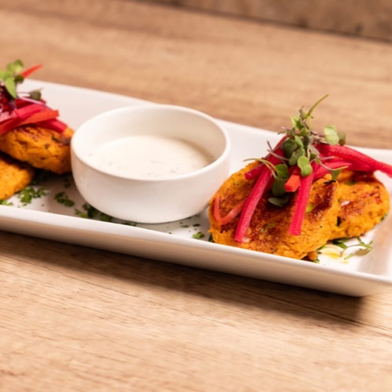 Refreshing Smoothie Bowl: A Mediterranean Twist