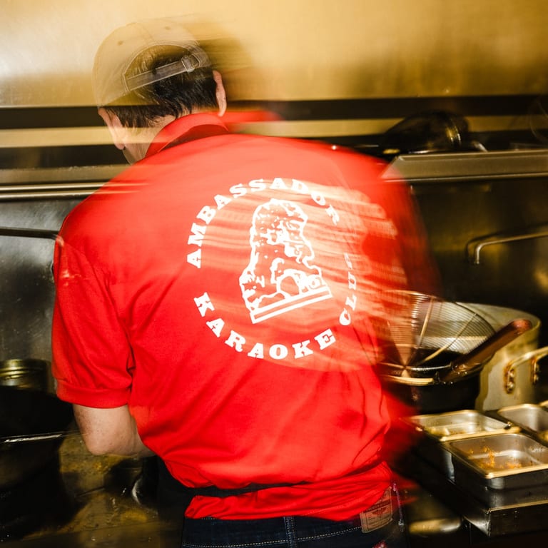 A Unique Blend of Dining and Entertainment