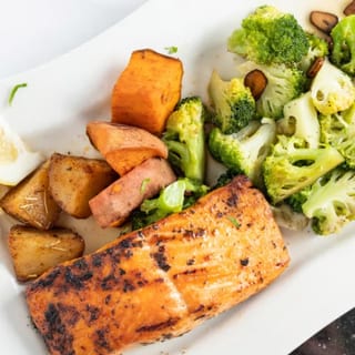 Grilled Salmon Salad
