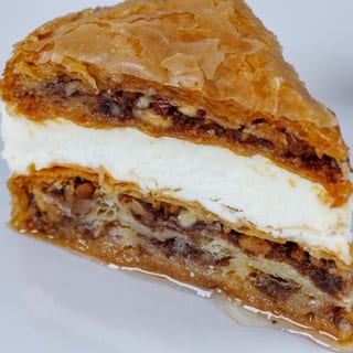 BAKLAVA CHEESECAKE