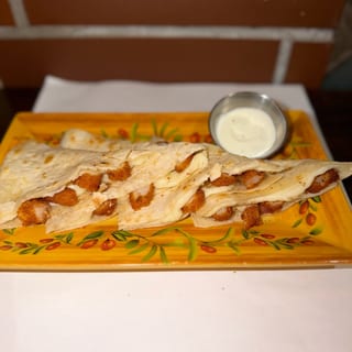 Quesadilla De Pollo\ Chicken Quesadilla
