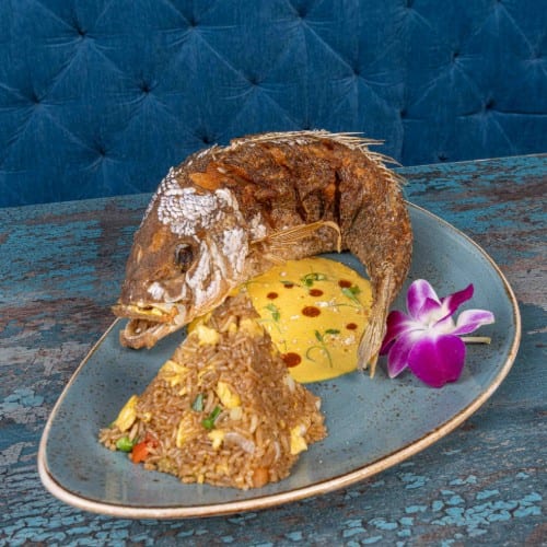 Pargo con Arroz Chaufa.