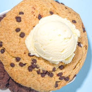 Chocolate chip skillet cookie 