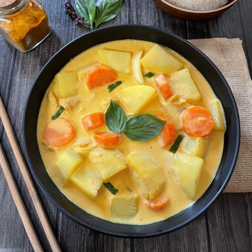 53. Yellow Curry Over Rice.