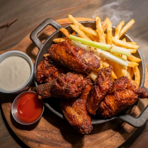 CRISPY CHICKEN WINGS.