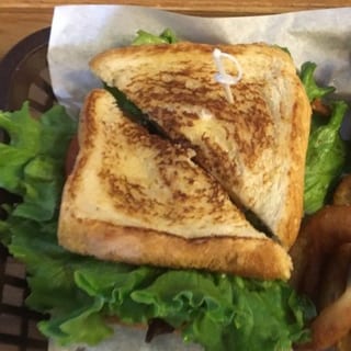 Buckin' BLT Sandwich