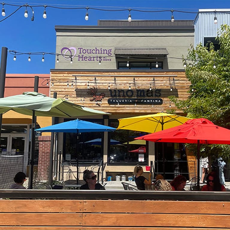 Welcome to Uno Mas Taqueria y Cantina