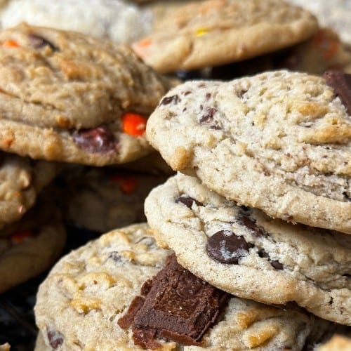 White Chocolate Macadamia Cookie.