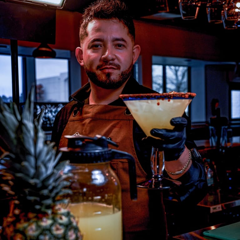 What Makes Clase Codigo Special