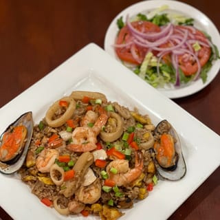 Especial 11: Seafood Fried Rice (Chaufa de Mariscos)