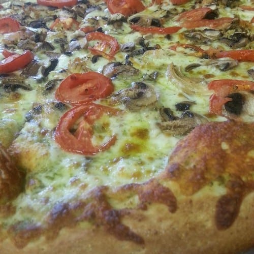 Chicken Pesto Pizza 18" - 10 Slices.