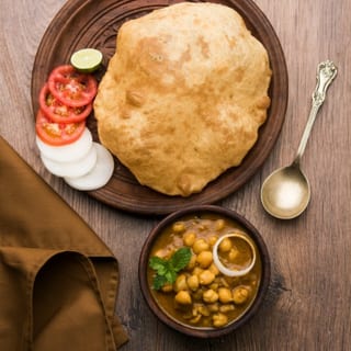 Amritsari Chole Kulche