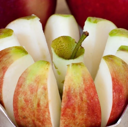 SLICED APPLES.
