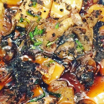 F3. Caramelized Tofu & Mushroom in Clay Pot.