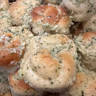 (3) Garlic Knots 