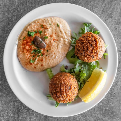Falafel w/ Hummus.