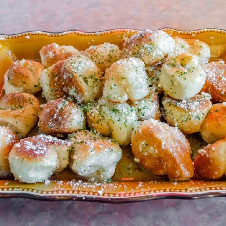 Garlic Knots: A Must-Try Italian Delight