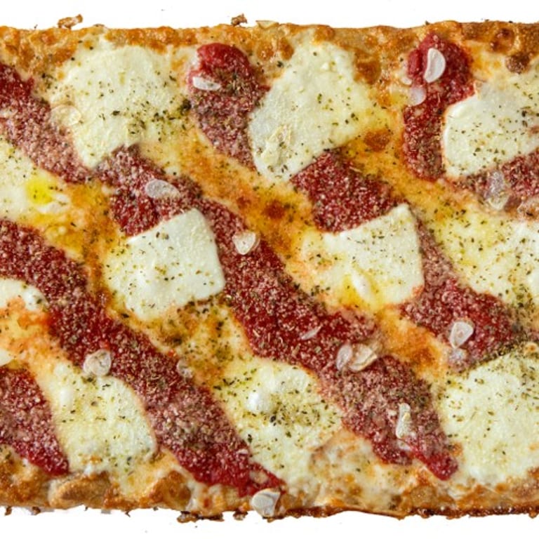 Delicious Italian Fare: Pizza, Pasta, and More