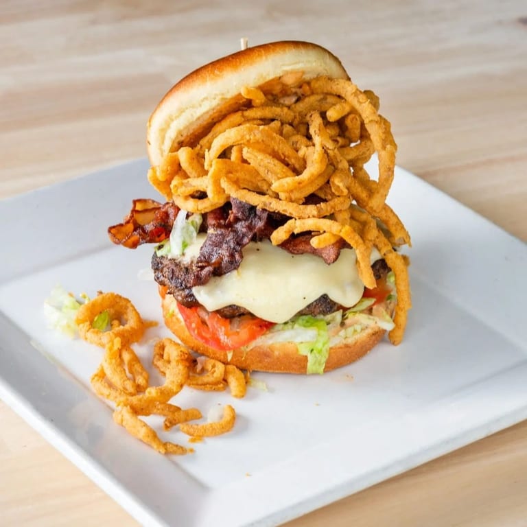 THE ULTIMATE BURGER EXPERIENCE