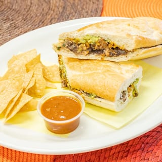 Torta De Carnitas