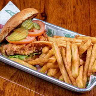 (Lunch) Fusion Crispy/Grilled Chicken Sandwich with Fries