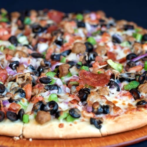 Deluxe Pizza (10" Gluten Free Cauliflower Crust).