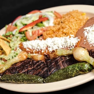 Platillo La Tampiqueña / Tampiqueña Style Dish