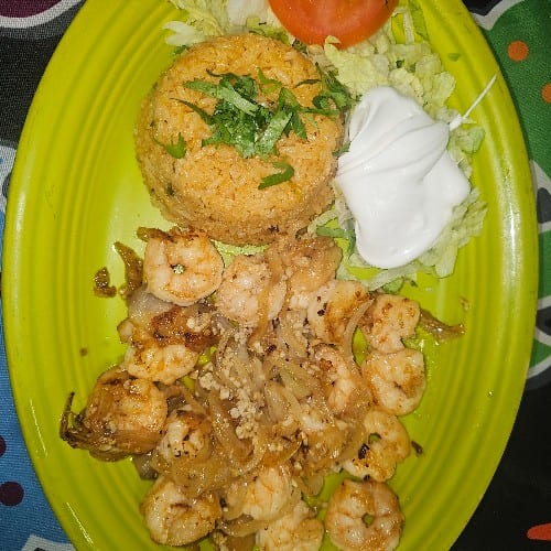 Camarones Al "Mojo De Ajo" (Garlic).