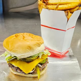 Clint Eastwood Burger w/FF