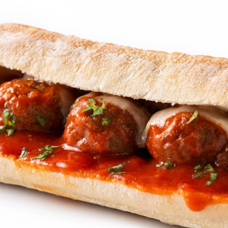 Delicious Meatball Subs: A Crowd Favorite