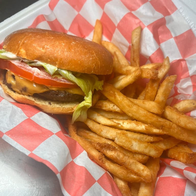 Chili Cheeseburger: A Southern Comfort Classic