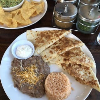 Quesadilla De Pollo
