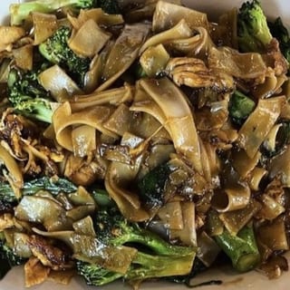 Pad See-ewe (Lunch)