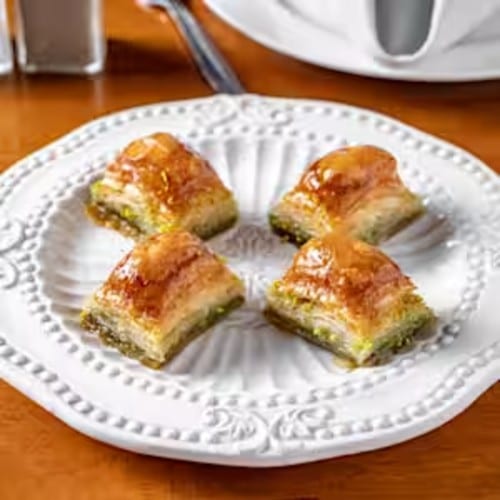 Baklava (4 Pieces).
