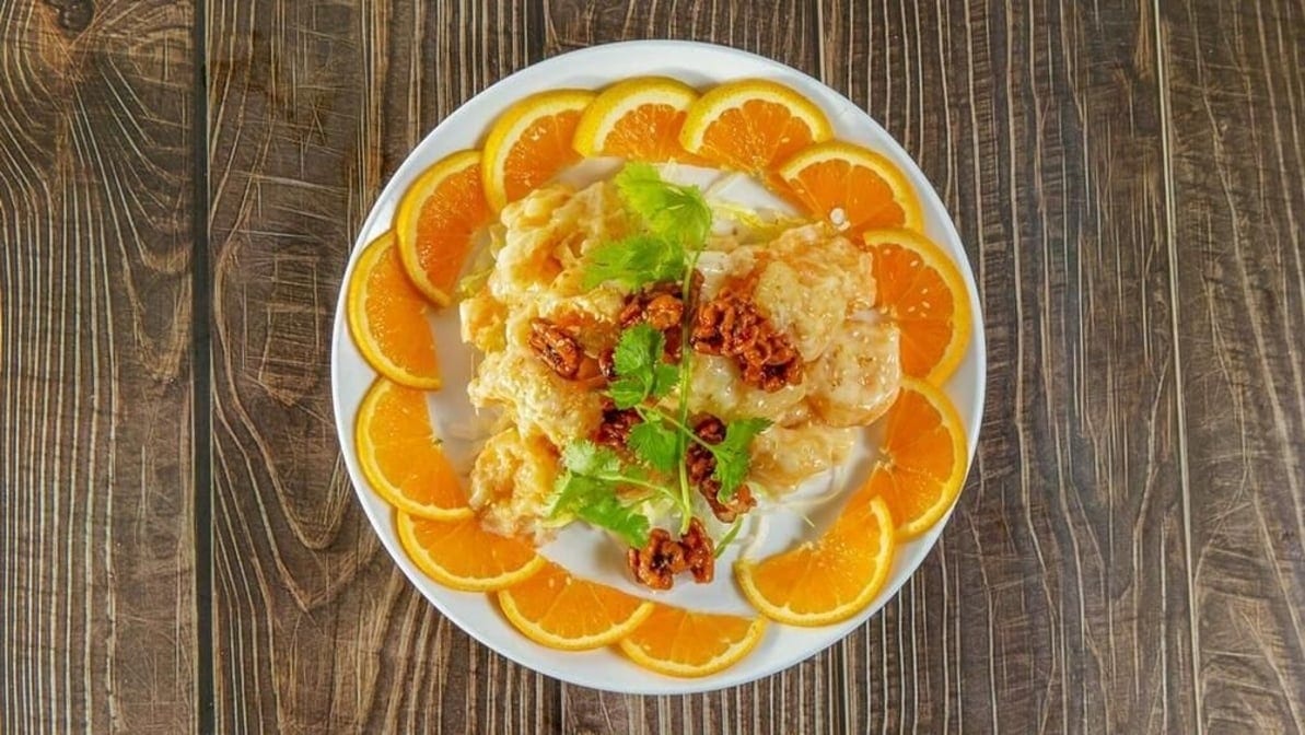 30. Honey Walnut Shrimp / 西汁合桃蝦.