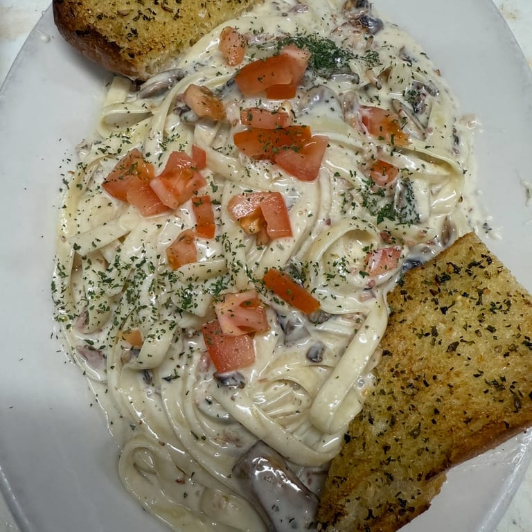 Delicious Carbonara and Italian Classics