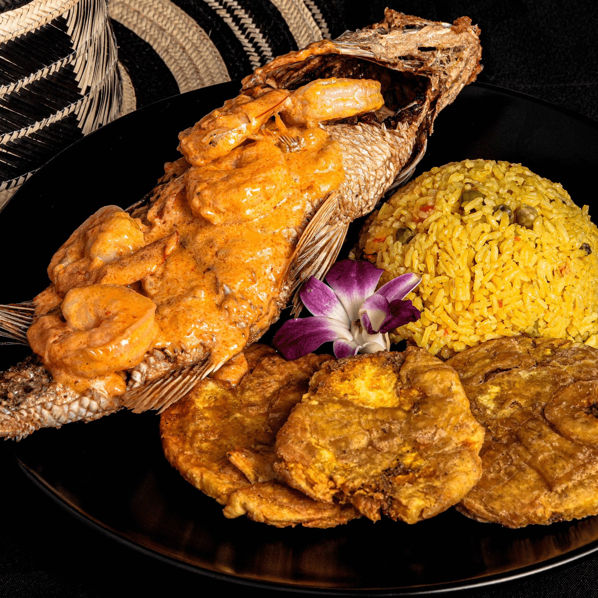 Pargo Salsa Camarones.