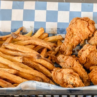 24 piece party wings w/crinkle fries