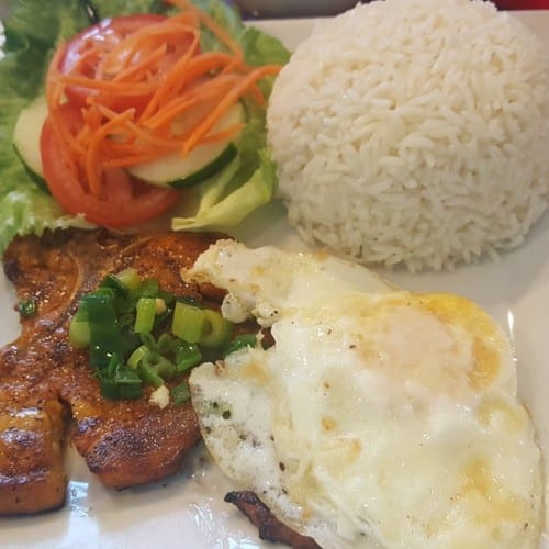 C6. Grilled Pork Chop & Fried Egg w/ Rice (Com Suon Trung).