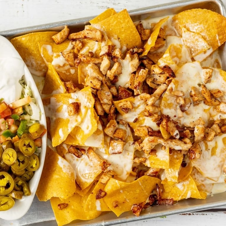 Delicious Chicken Nachos: A Tex-Mex Favorite