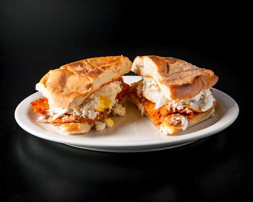 Torta De Chilaquil Con Huevos.